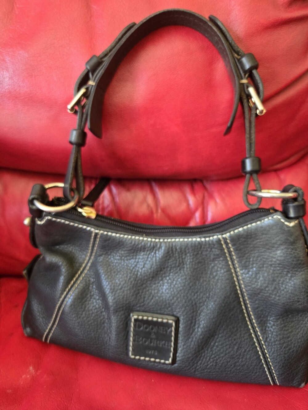 Dooney & Bourke Black Leather Shoulder Bag with Contrast Stitching